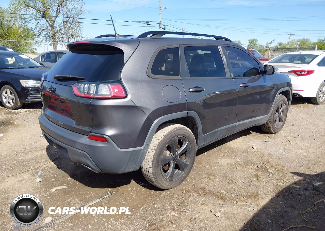 2019 Jeep Cherokee Altitude 4X4 VIN:1C4PJMLX0KD322547 - 4
