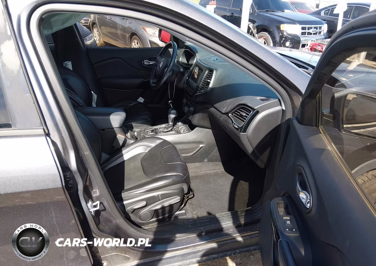 2019 Jeep Cherokee Altitude 4X4 VIN:1C4PJMLX0KD322547 - 5