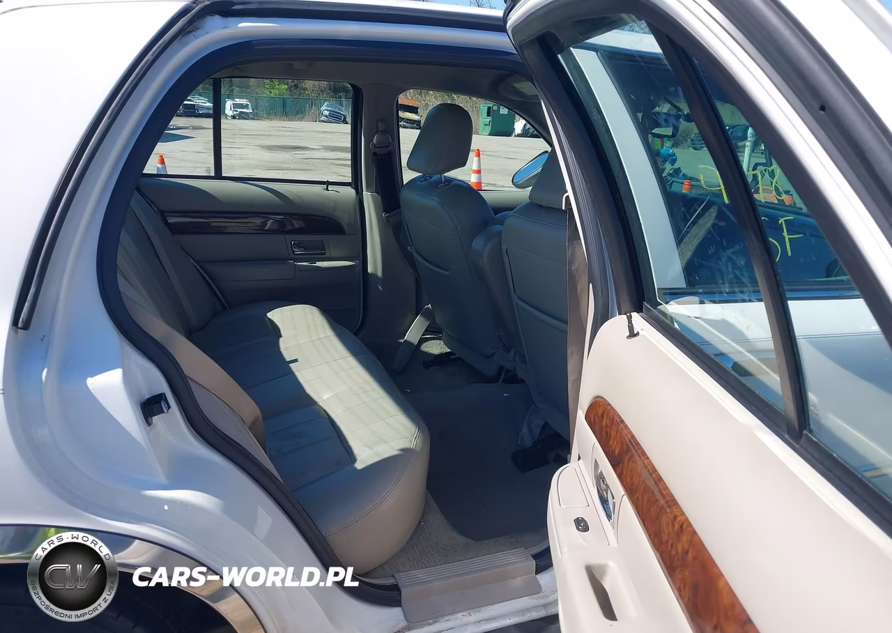 2007 Mercury Grand Marquis Ls VIN:2MEFM75VX7X629710 - 8