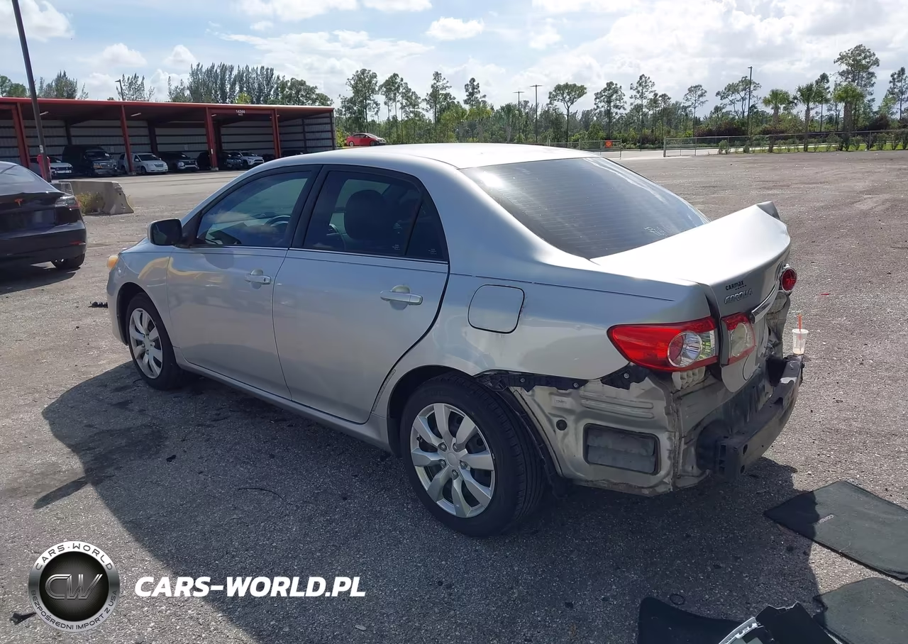 2013 Toyota Corolla Le VIN:5YFBU4EE3DP168865 - 3