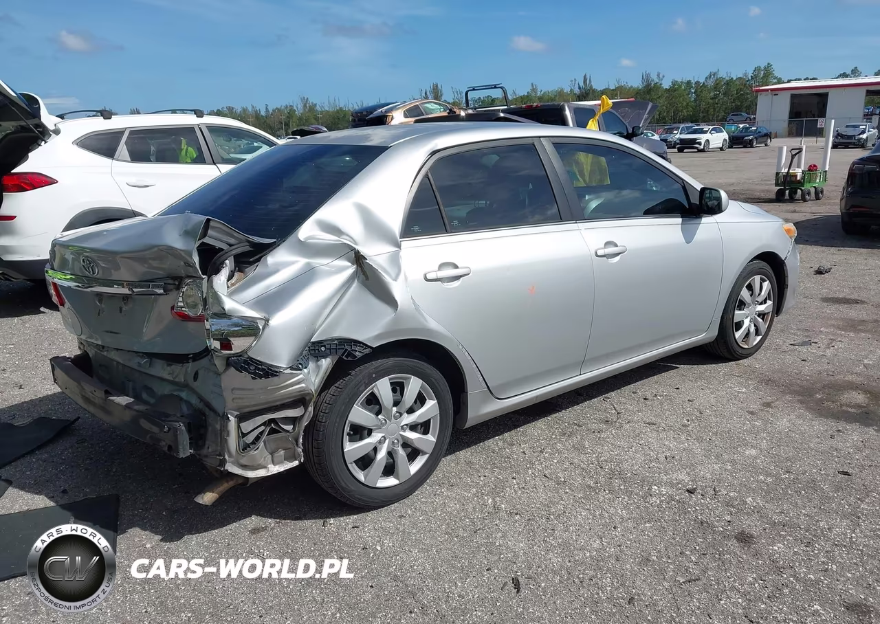 2013 Toyota Corolla Le VIN:5YFBU4EE3DP168865 - 4