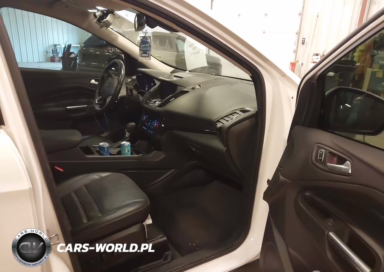 2017 Ford Escape Titanium VIN:1FMCU9J94HUD57846 - 5