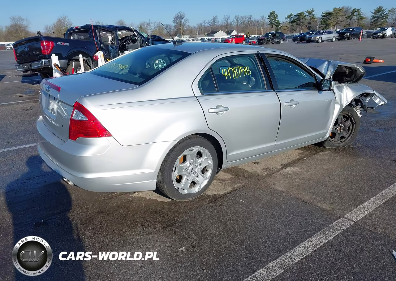 2011 Ford Fusion Se VIN:3FAHP0HA1BR165348 - 4
