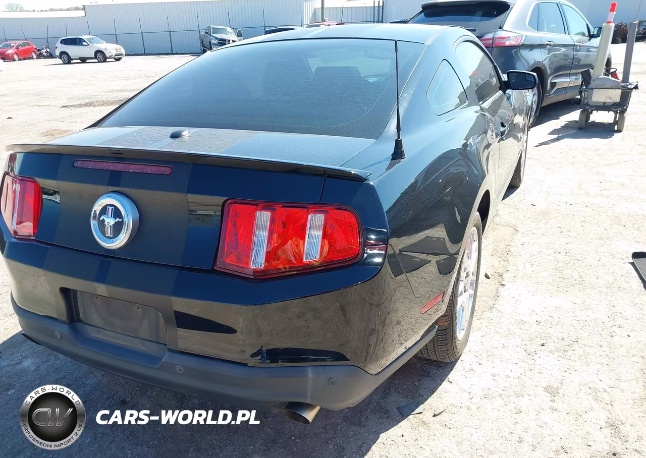 2012 Ford Mustang V6 Premium VIN:1ZVBP8AM4C5258921 - 4