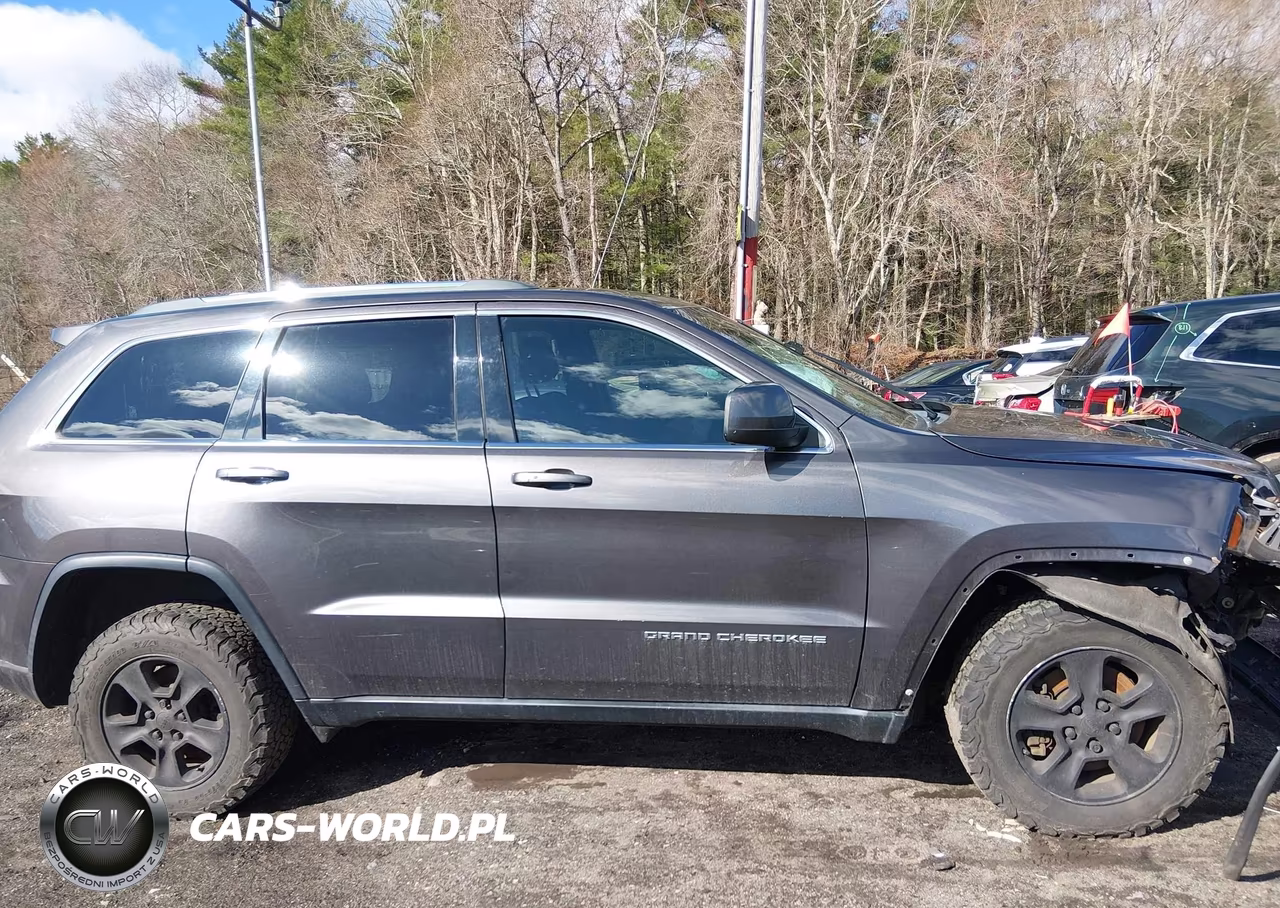 2015 Jeep Grand Cherokee Laredo VIN:1C4RJFAG7FC812342 - 13