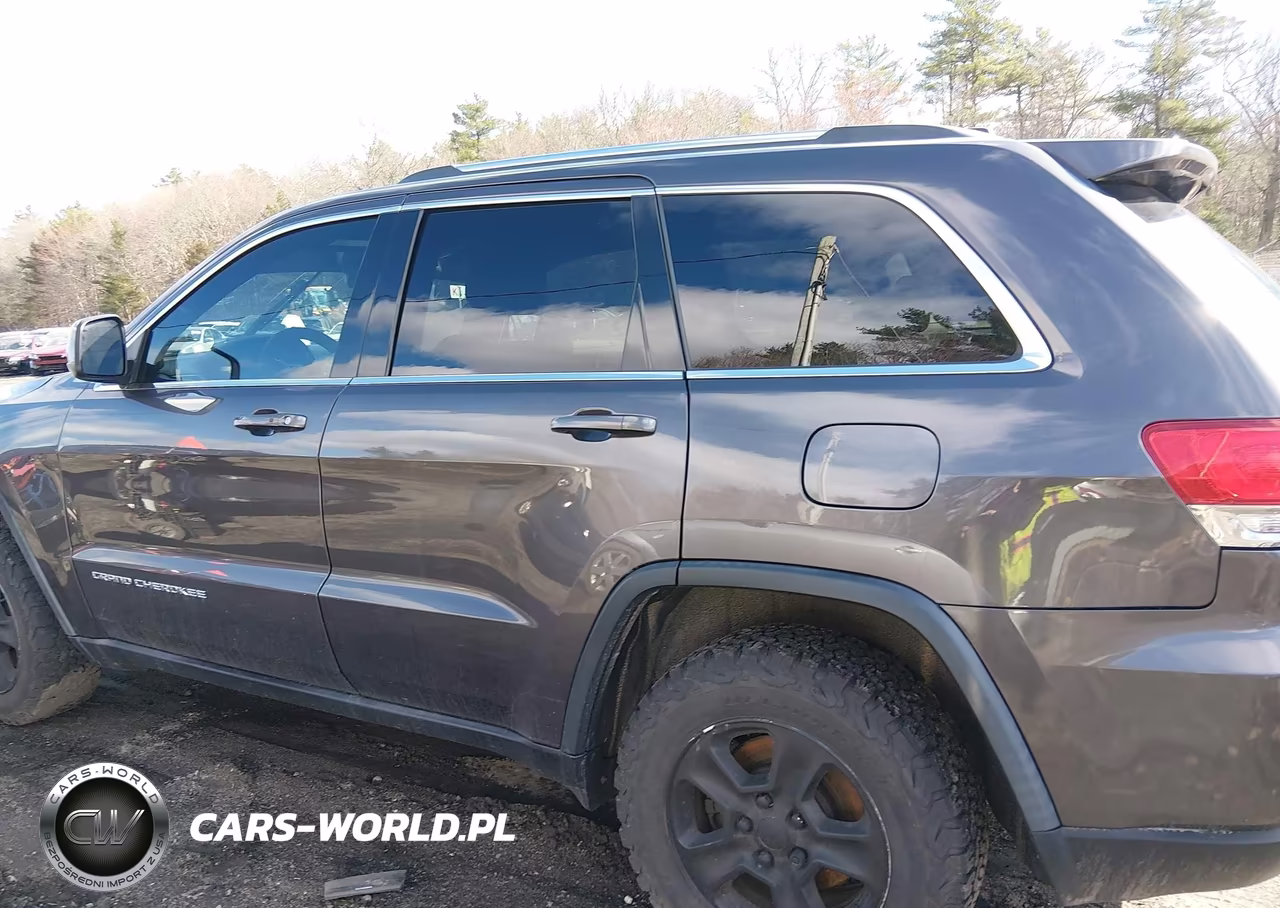 2015 Jeep Grand Cherokee Laredo VIN:1C4RJFAG7FC812342 - 14
