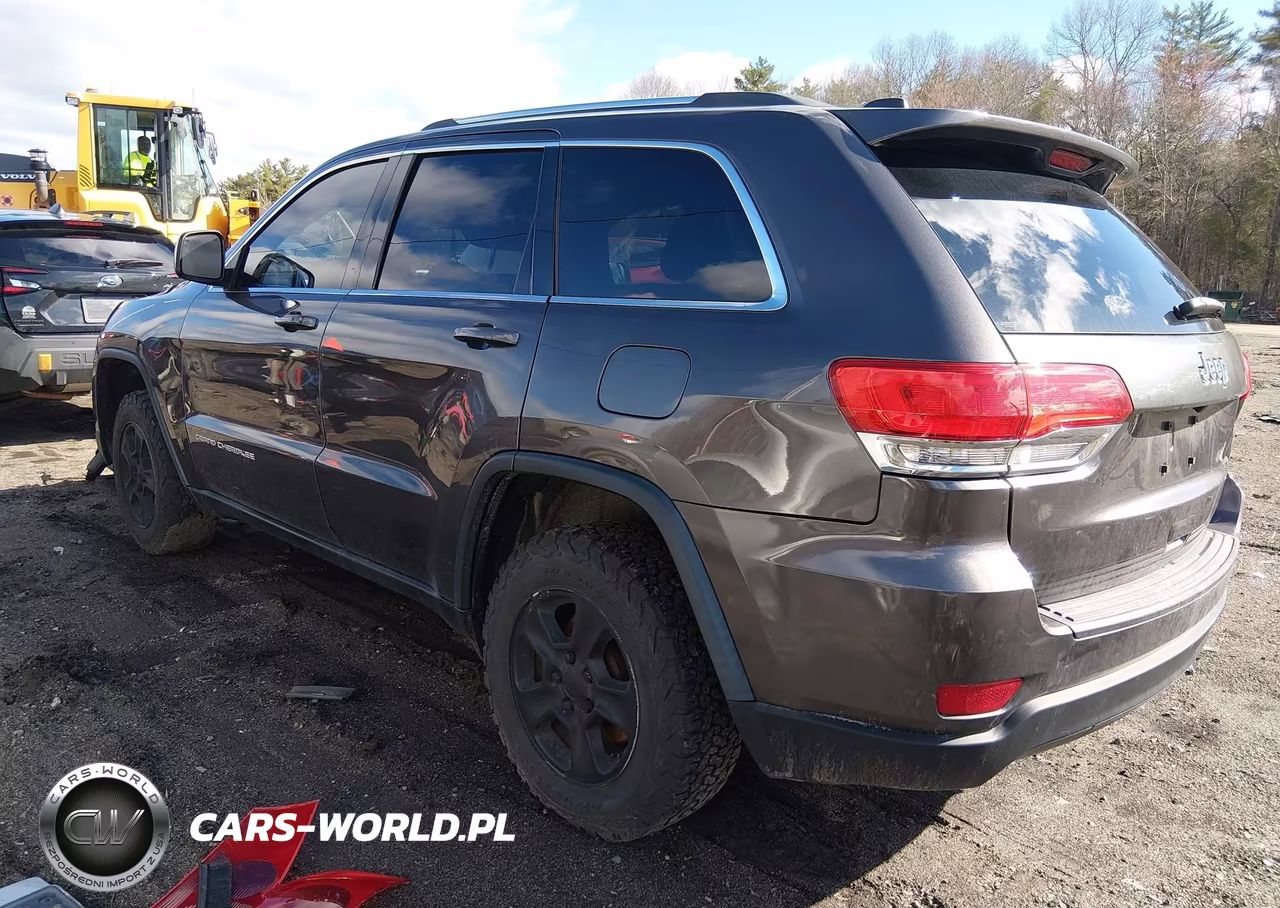 2015 Jeep Grand Cherokee Laredo VIN:1C4RJFAG7FC812342 - 3