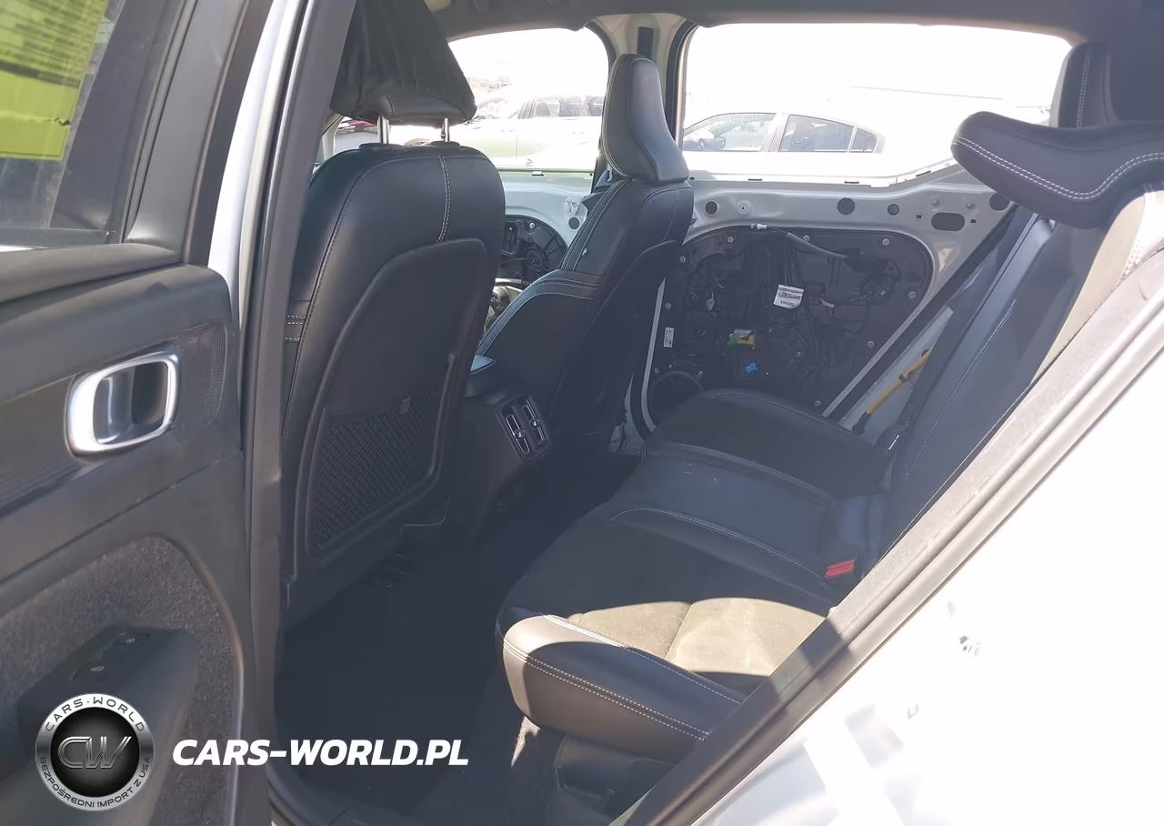 2019 Volvo Xc40 T5 R-Design VIN:YV4162UMXK2142646 - 8