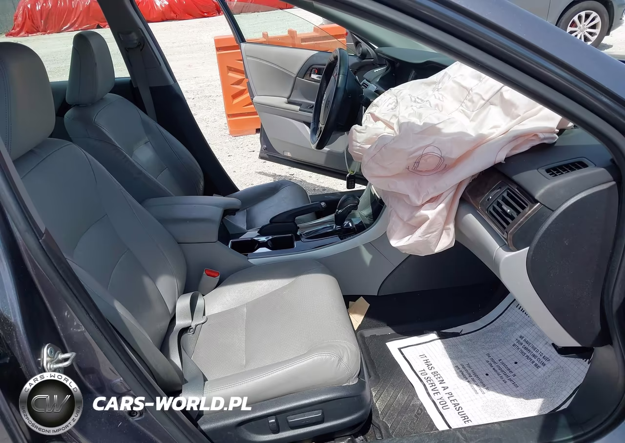 2017 Honda Accord Touring V6 VIN:1HGCR3F99HA027926 - 5