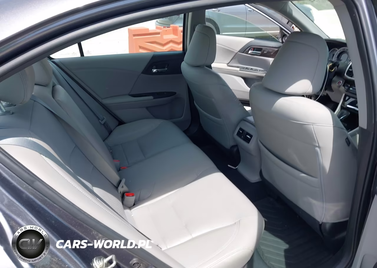 2017 Honda Accord Touring V6 VIN:1HGCR3F99HA027926 - 8