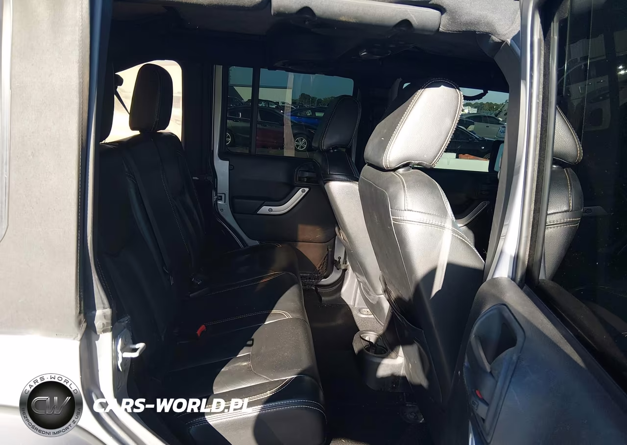 2014 Jeep Wrangler Unlimited Sahara VIN:1C4BJWEG0EL118702 - 8