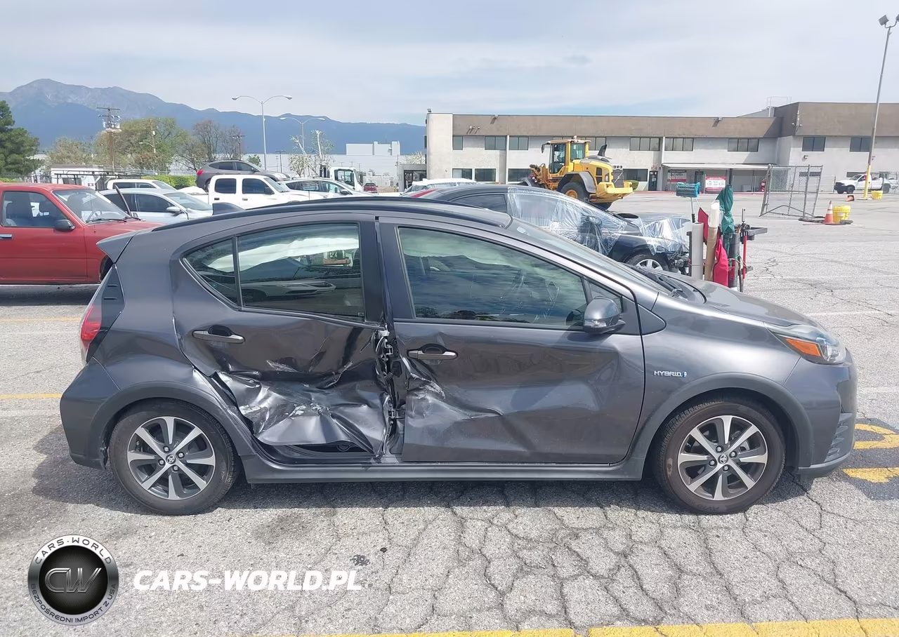 2019 Toyota Prius C L VIN:JTDKDTB38K1623241 - 13