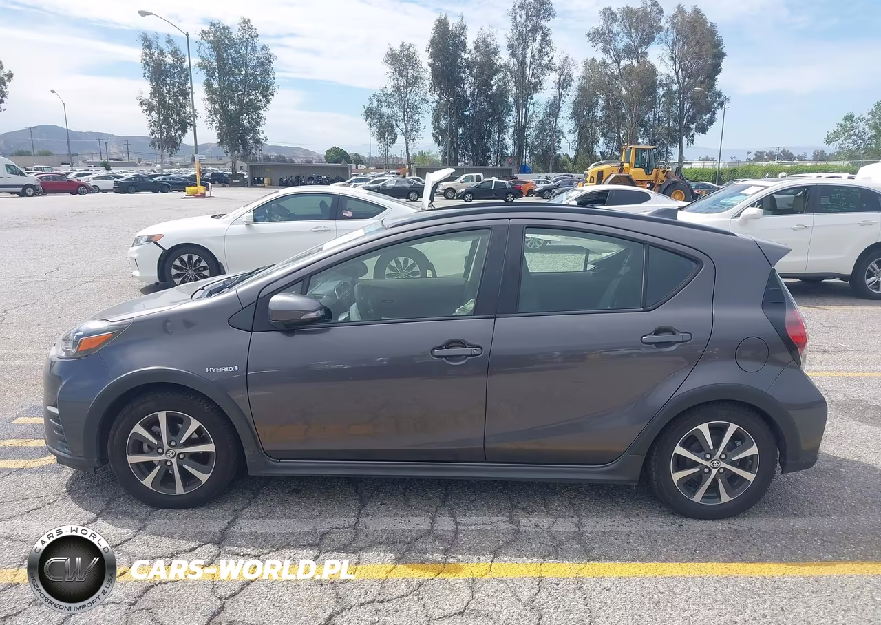 2019 Toyota Prius C L VIN:JTDKDTB38K1623241 - 14