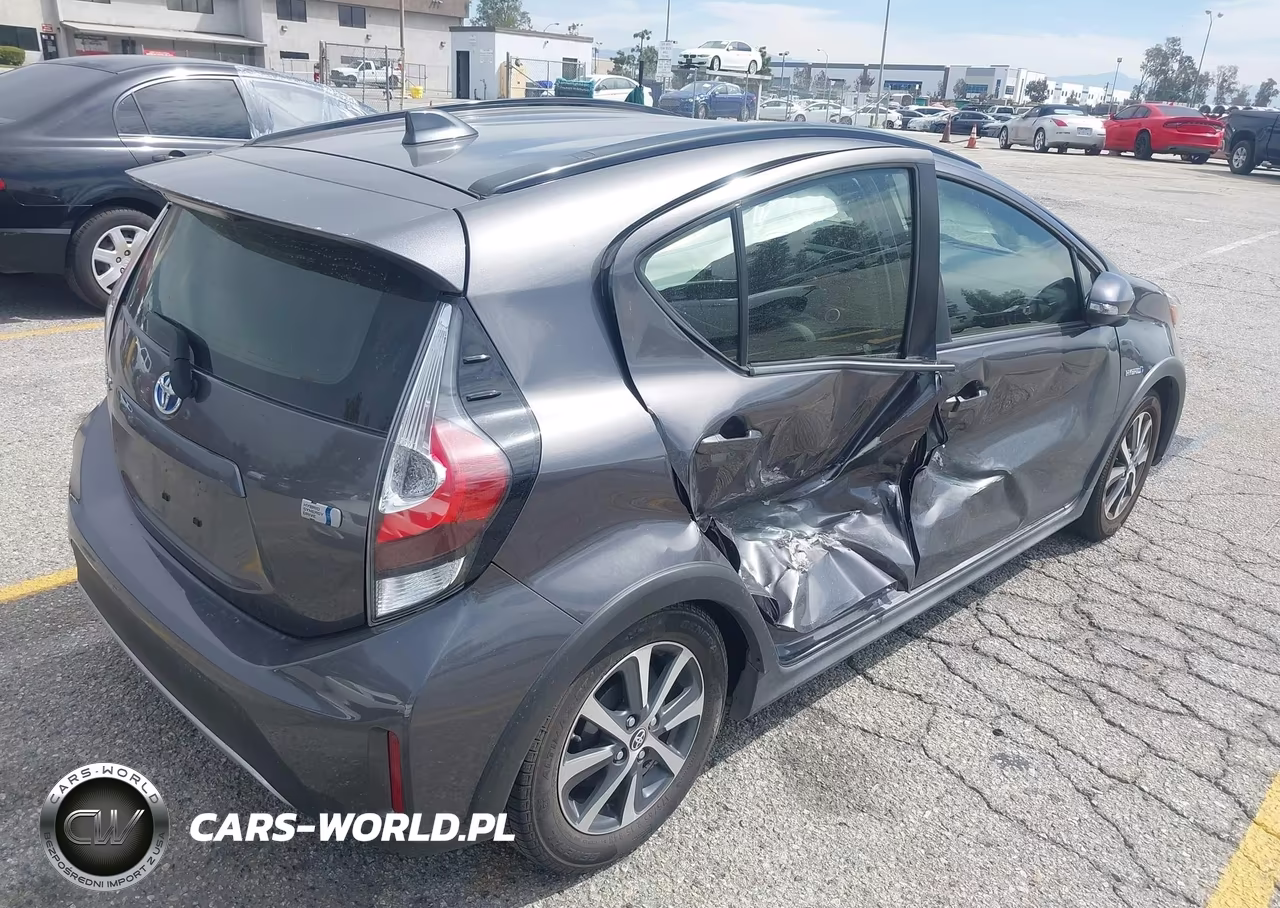 2019 Toyota Prius C L VIN:JTDKDTB38K1623241 - 4