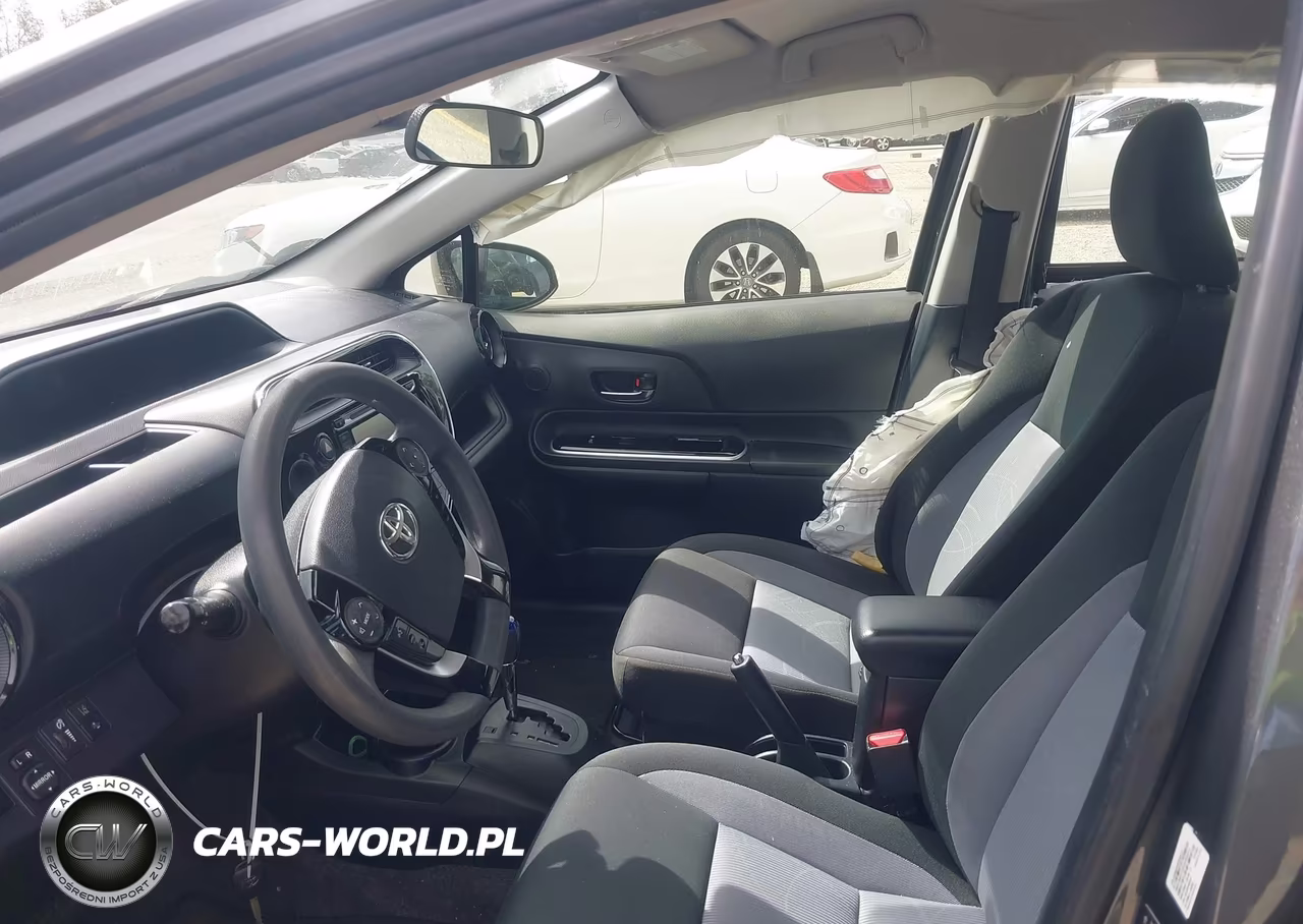 2019 Toyota Prius C L VIN:JTDKDTB38K1623241 - 5