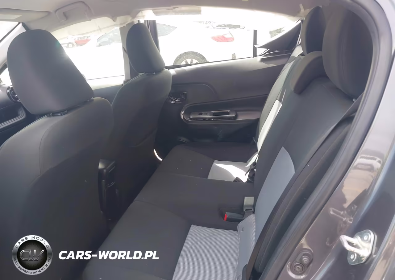 2019 Toyota Prius C L VIN:JTDKDTB38K1623241 - 8
