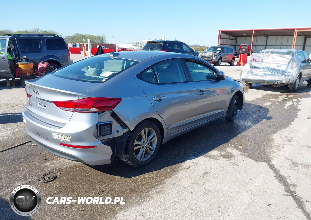 2017 Hyundai Elantra Se VIN:5NPD84LF0HH046766 - 4