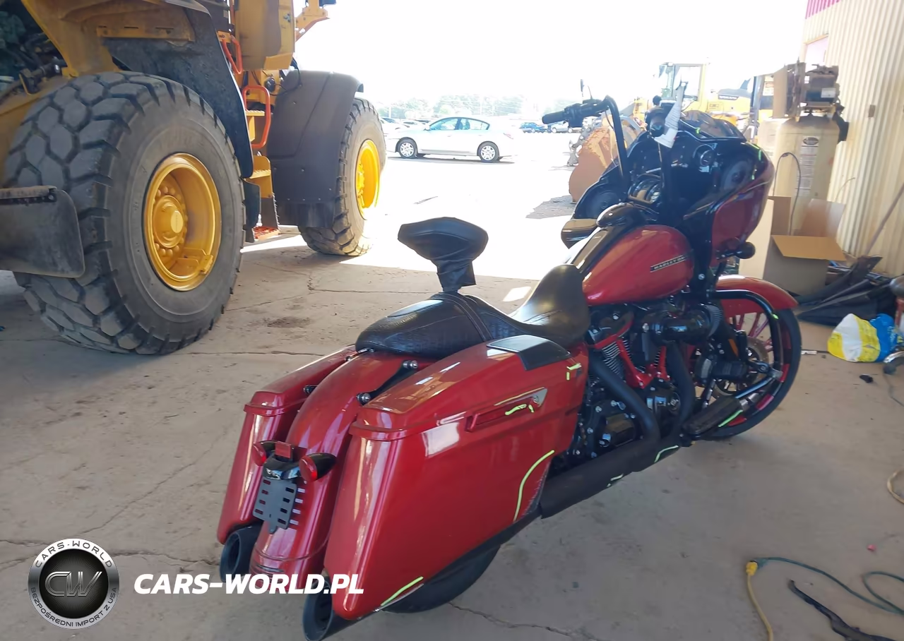 2018 Harley-Davidson Fltrxs Road Glide Special VIN:1HD1KTC16JB628072 - 4