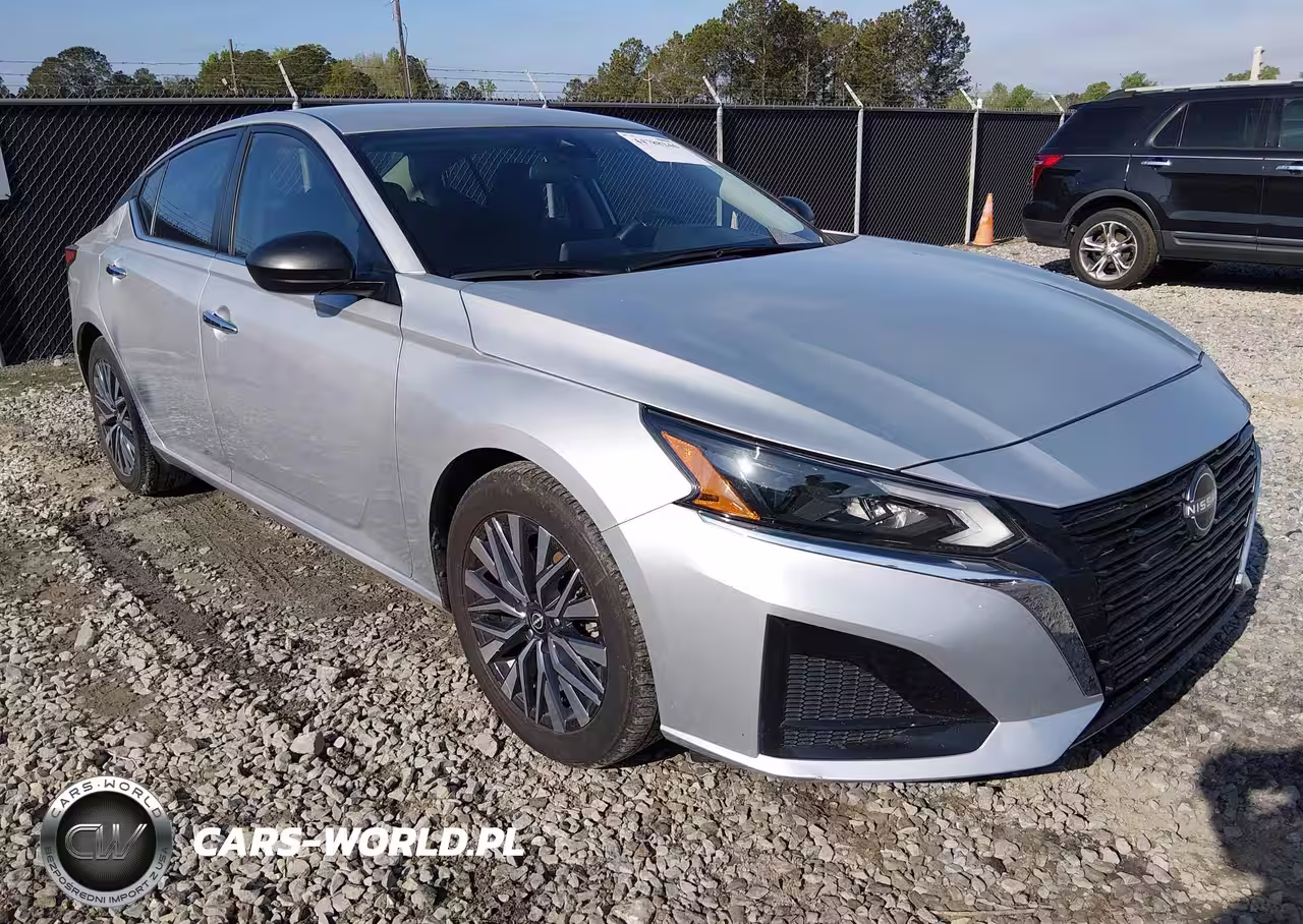 2024 Nissan Altima Sv Fwd