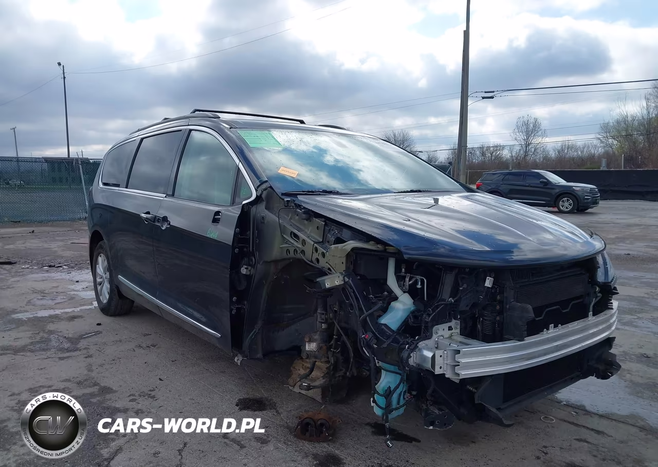 2017 Chrysler Pacifica Touring-L