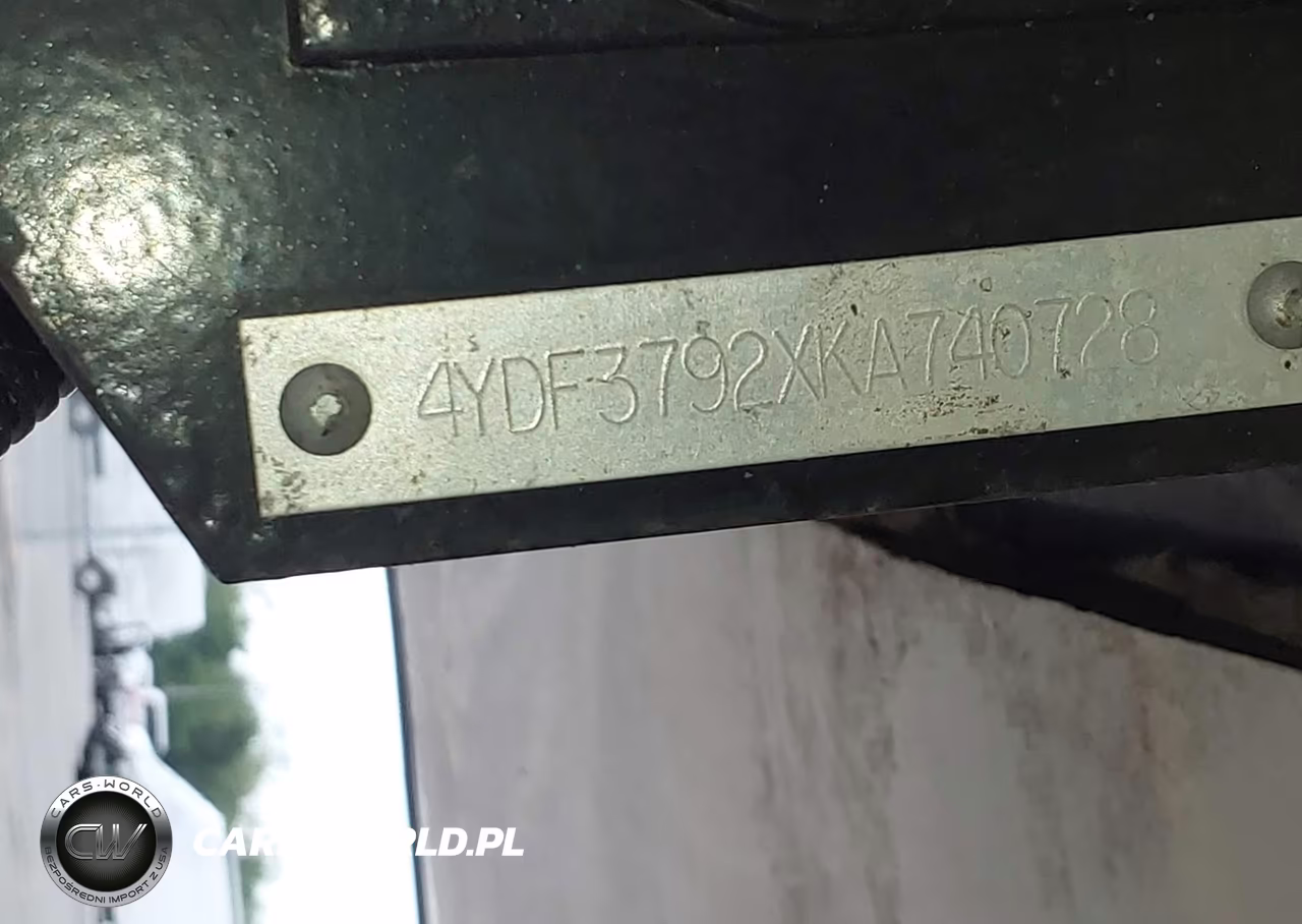 2019 Keystone Montana High Country VIN:4YDF3792XKA740728 - 9
