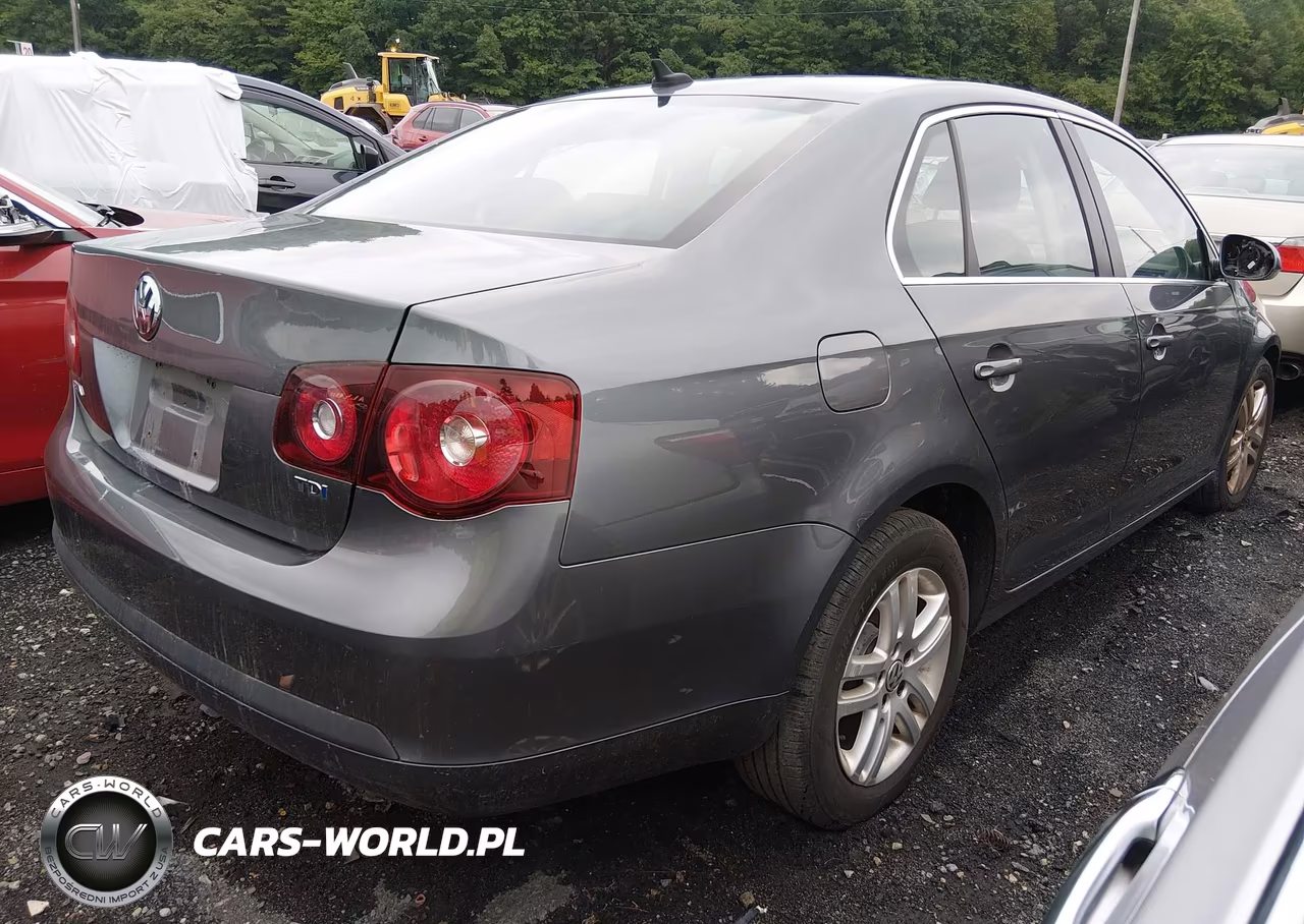 2010 Volkswagen Jetta Tdi VIN:3VWAL7AJ6AM132428 - 4