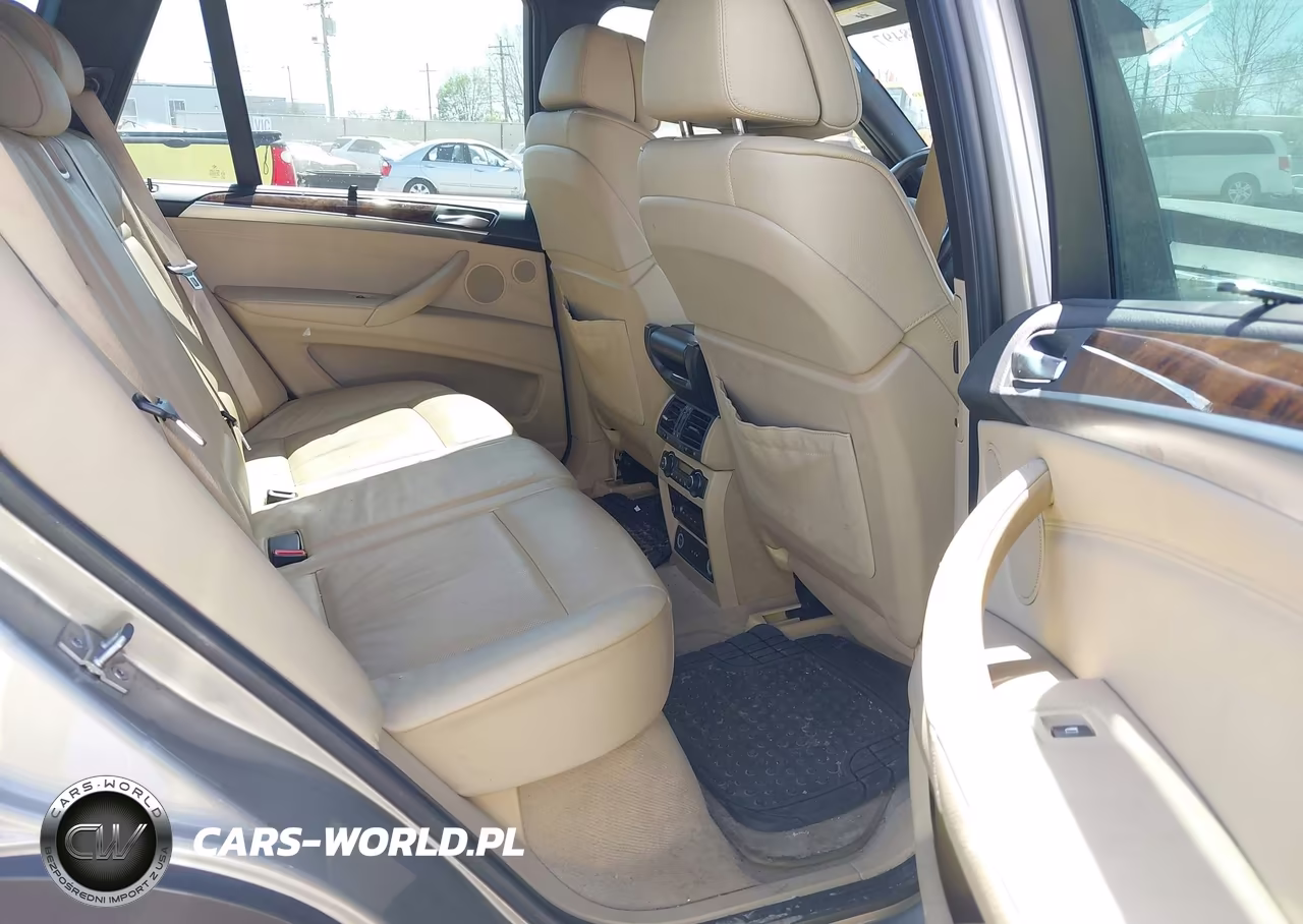 2011 BMW X5 xDrive50I VIN:5UXZV8C53BL420303 - 8
