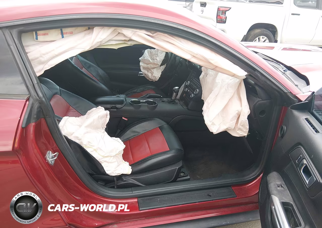 2017 Ford Mustang V6 VIN:1FA6P8AM9H5256082 - 5