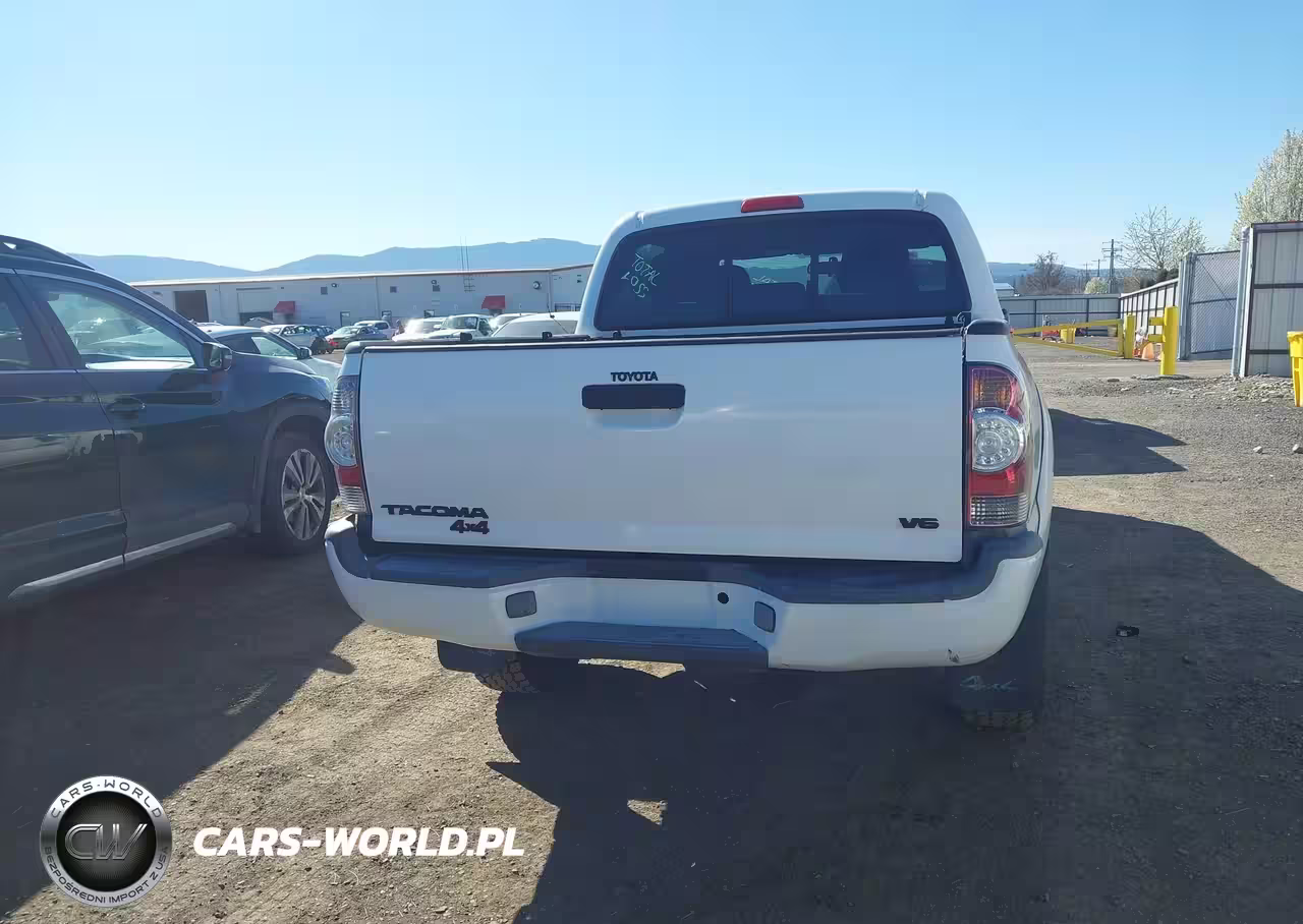 2015 Toyota Tacoma Trd Pro VIN:5TFLU4EN1FX123528 - 16