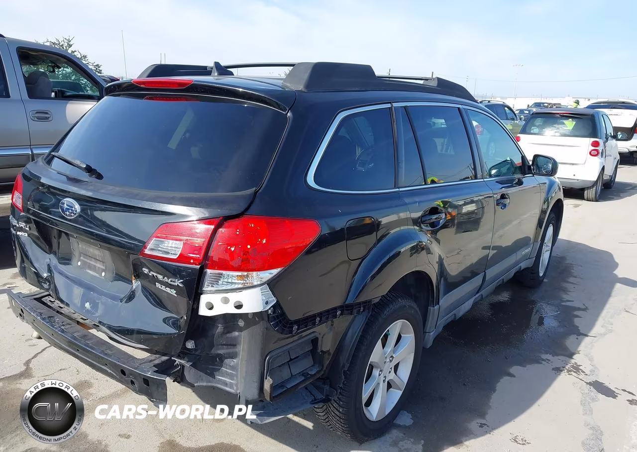2014 Subaru Outback 2.5I Premium VIN:4S4BRBCC6E1236102 - 4