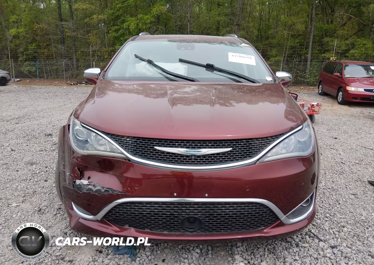 2018 Chrysler Pacifica Limited VIN:2C4RC1GG3JR100155 - 12
