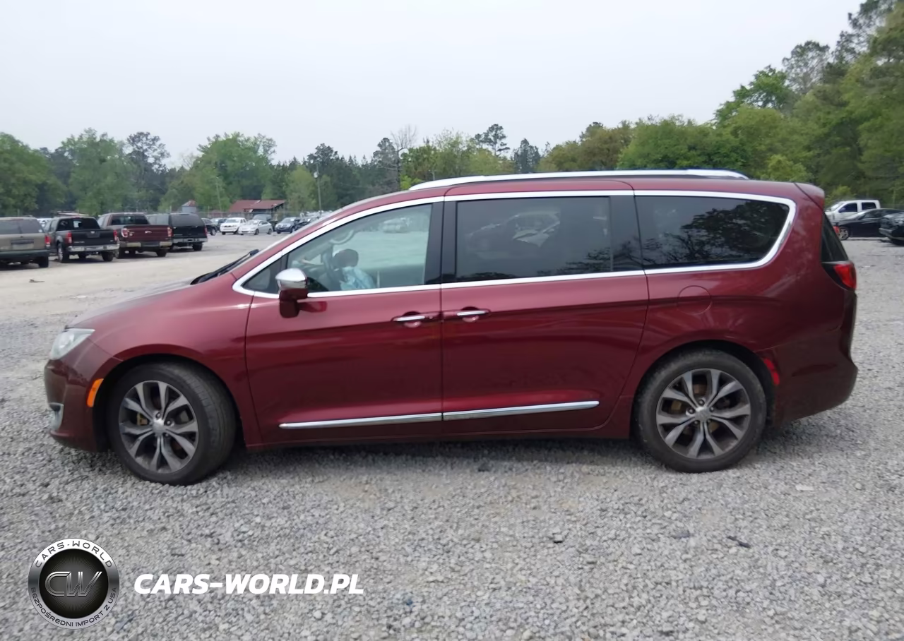 2018 Chrysler Pacifica Limited VIN:2C4RC1GG3JR100155 - 14
