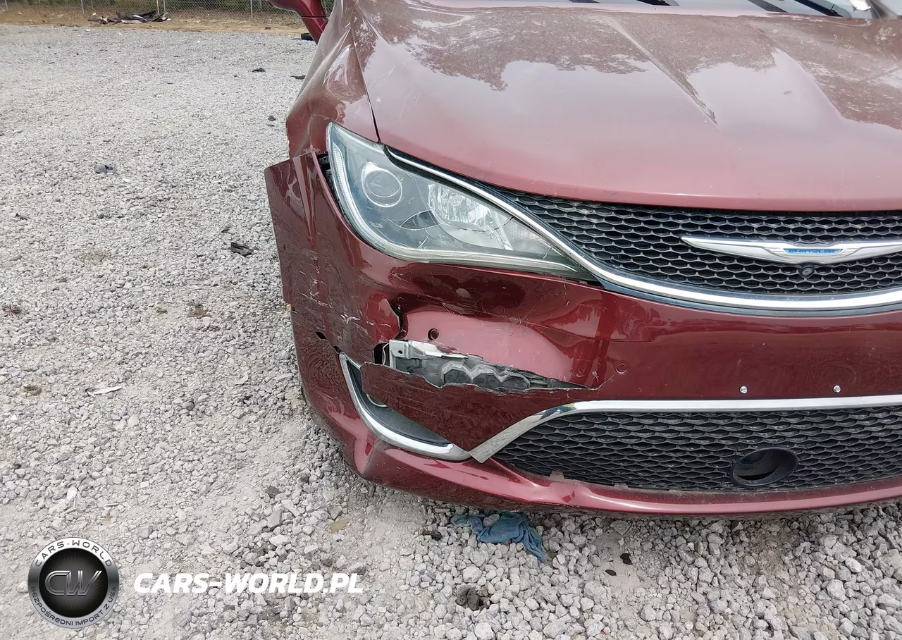 2018 Chrysler Pacifica Limited VIN:2C4RC1GG3JR100155 - 6