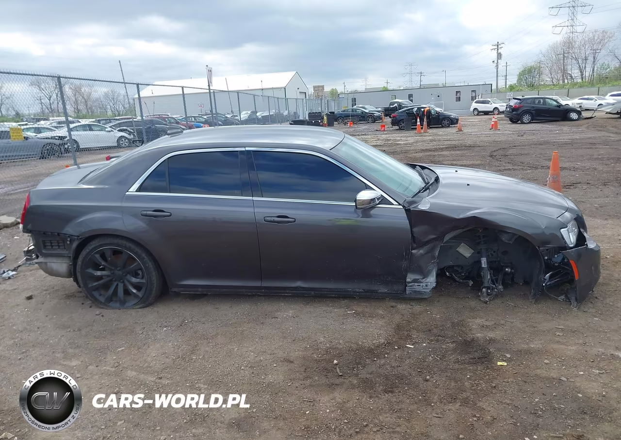 2021 Chrysler 300 Touring L VIN:2C3CCAAG9MH675969 - 14