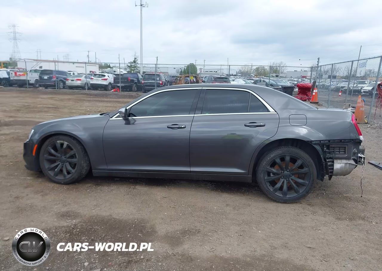 2021 Chrysler 300 Touring L VIN:2C3CCAAG9MH675969 - 15
