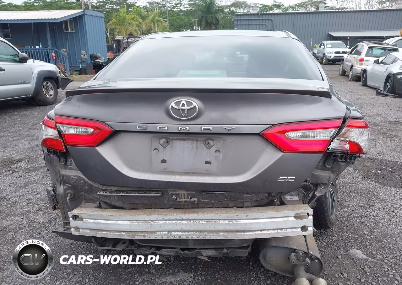 2018 Toyota Camry Se VIN:4T1B11HK0JU605952 - 17