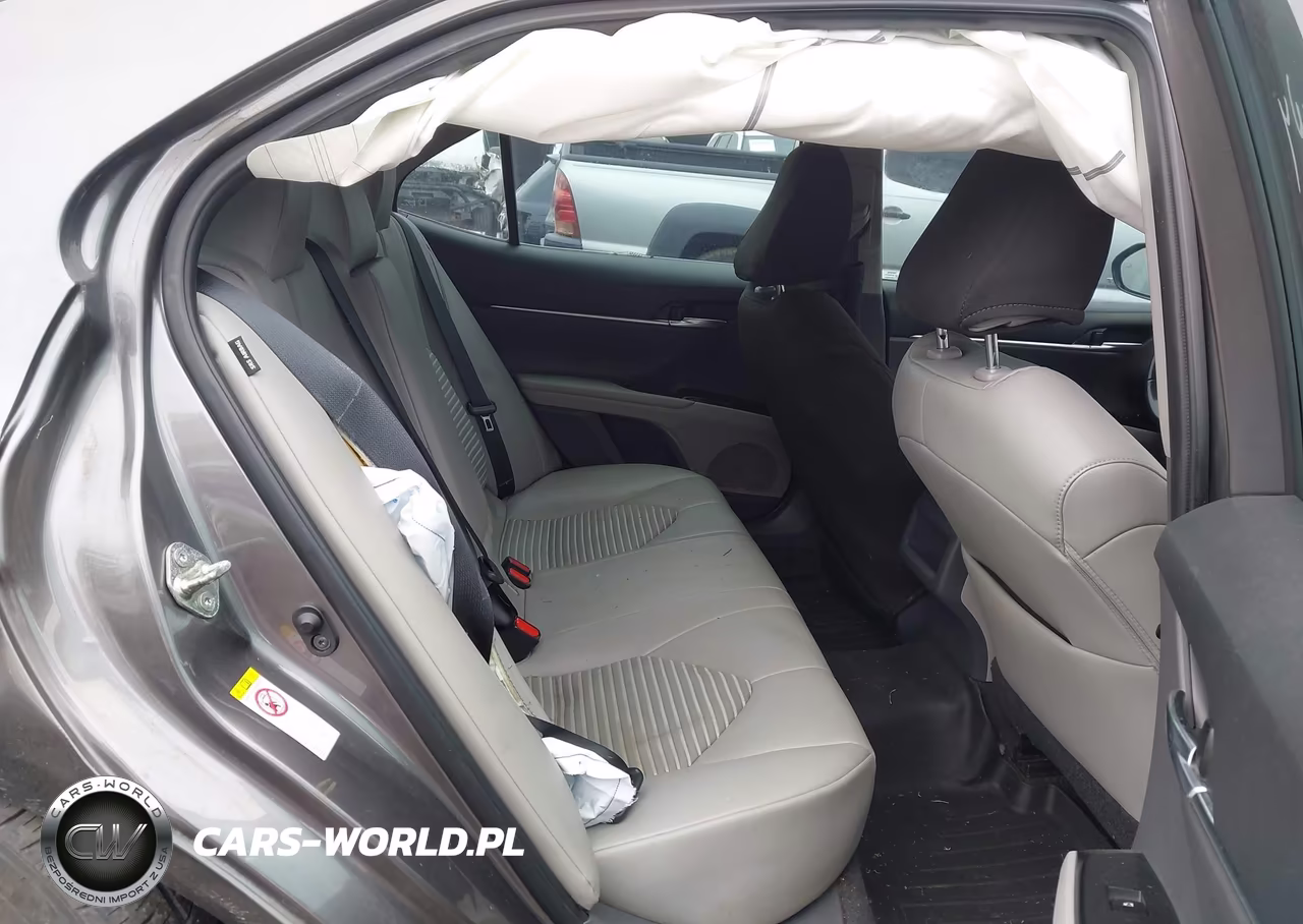 2018 Toyota Camry Se VIN:4T1B11HK0JU605952 - 8