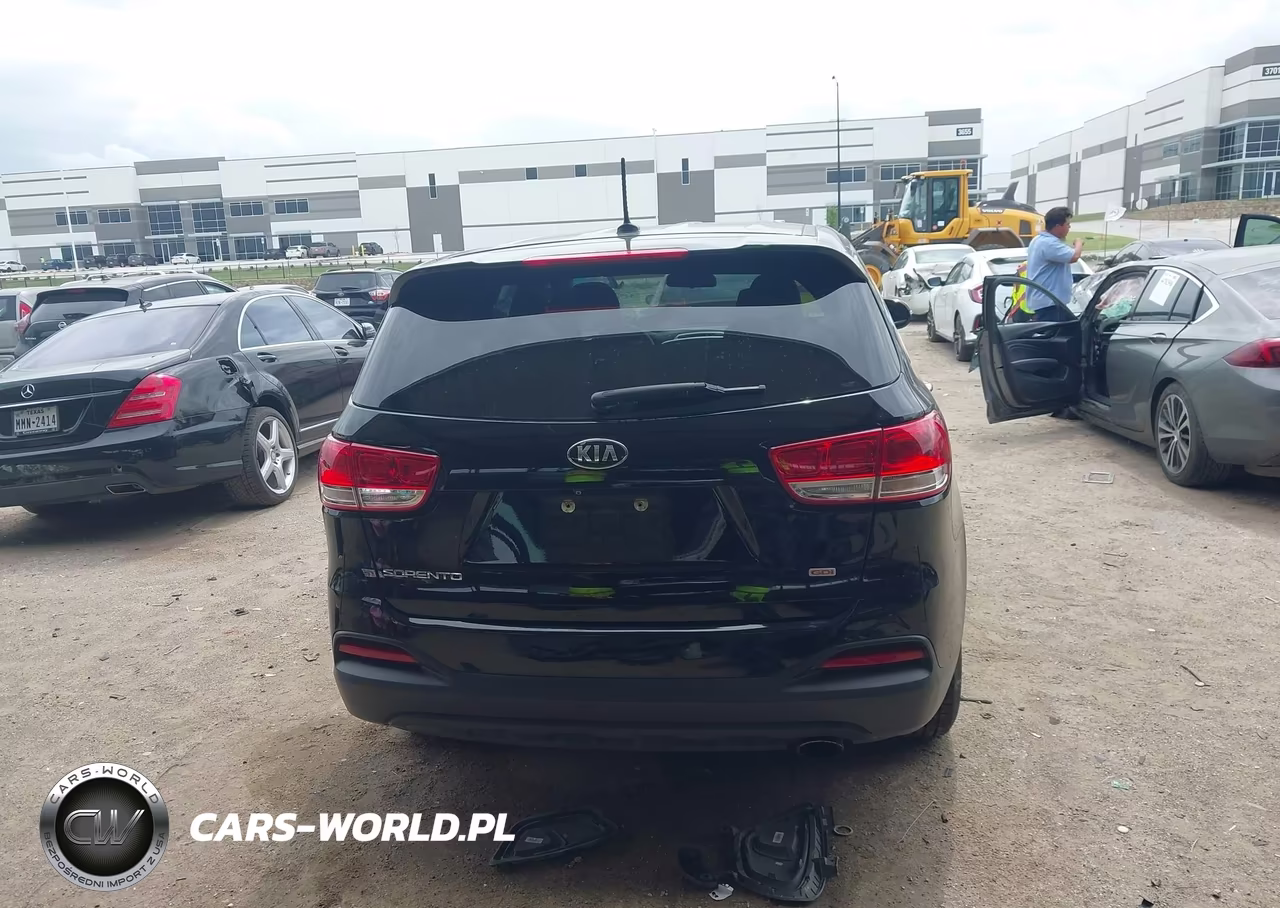 2018 Kia Sorento 2.4L L VIN:5XYPG4A3XJG414134 - 16