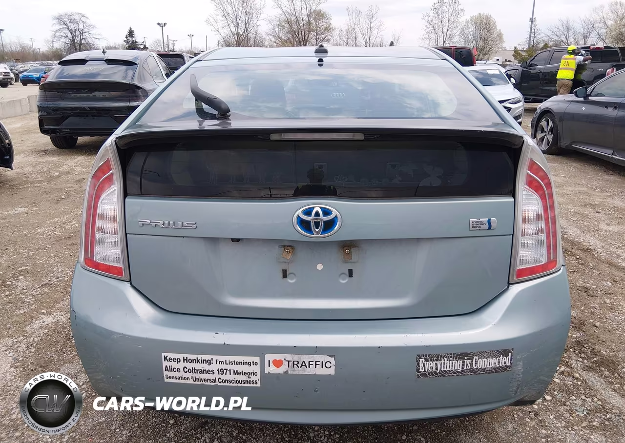 2015 Toyota Prius Three VIN:JTDKN3DU6F1952965 - 17