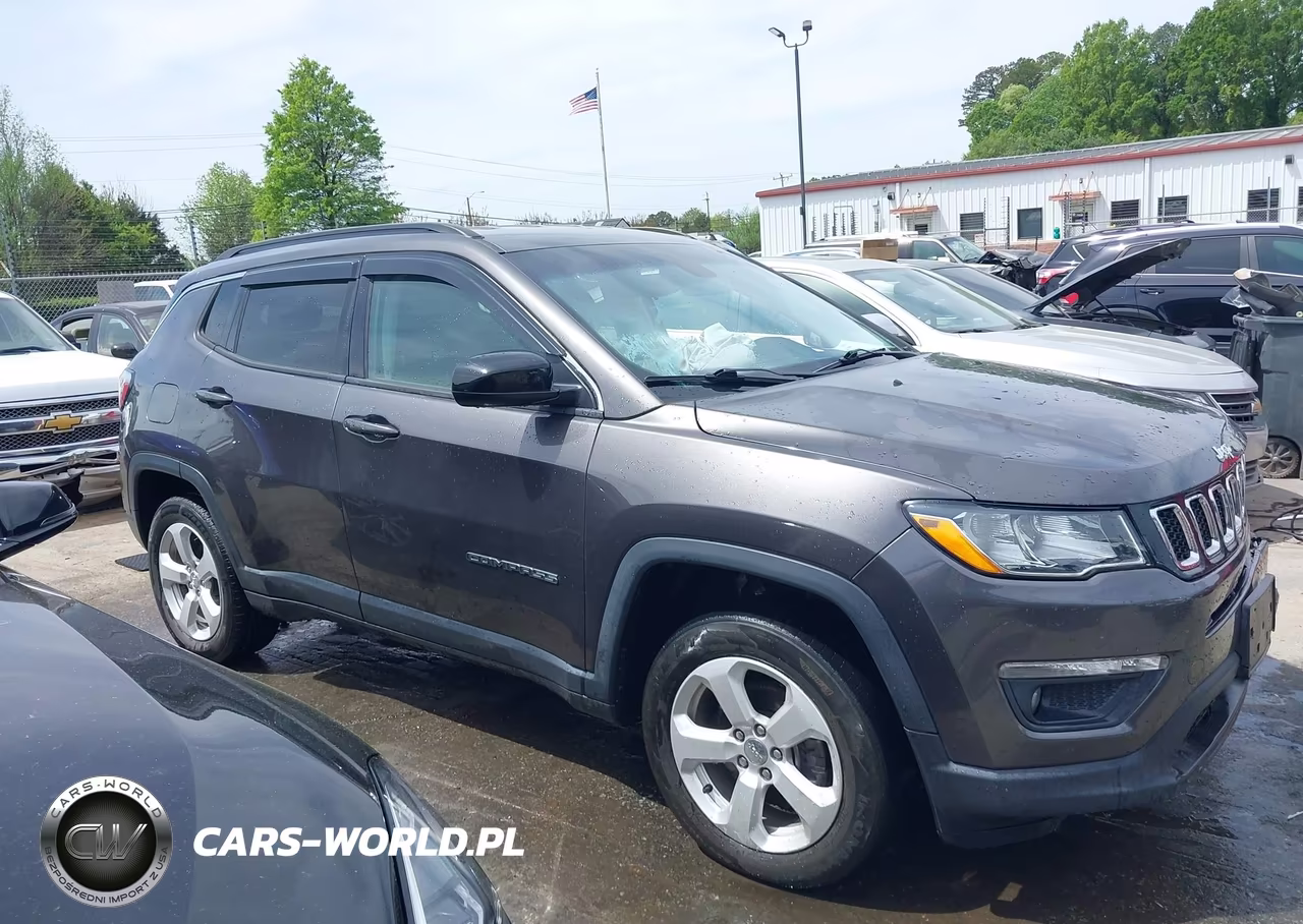 2019 Jeep Compass Latitude 4X4 VIN:3C4NJDBBXKT697417 - 13