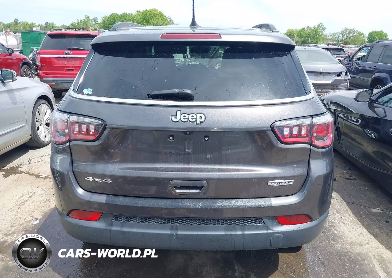 2019 Jeep Compass Latitude 4X4 VIN:3C4NJDBBXKT697417 - 16
