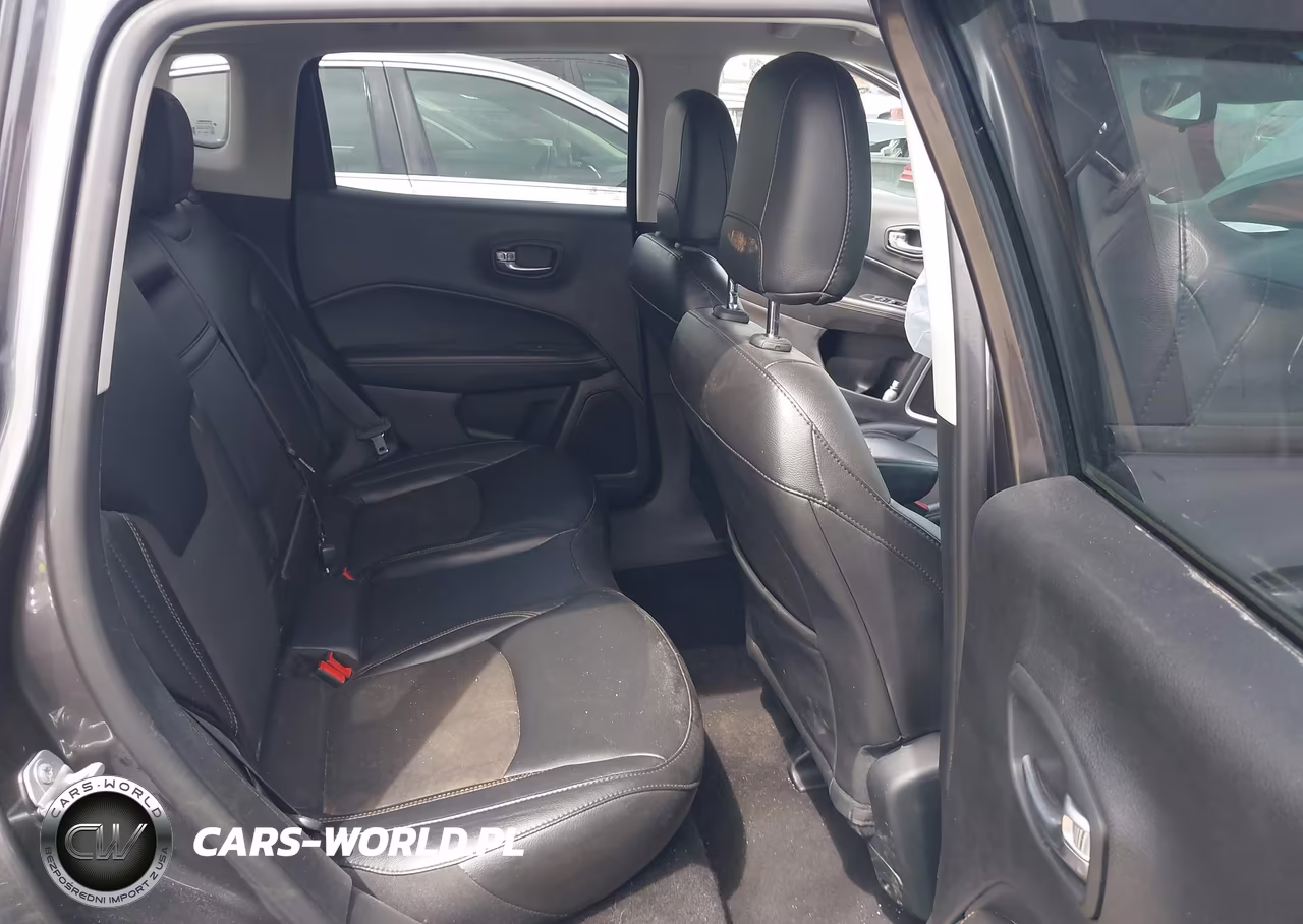 2019 Jeep Compass Latitude 4X4 VIN:3C4NJDBBXKT697417 - 8