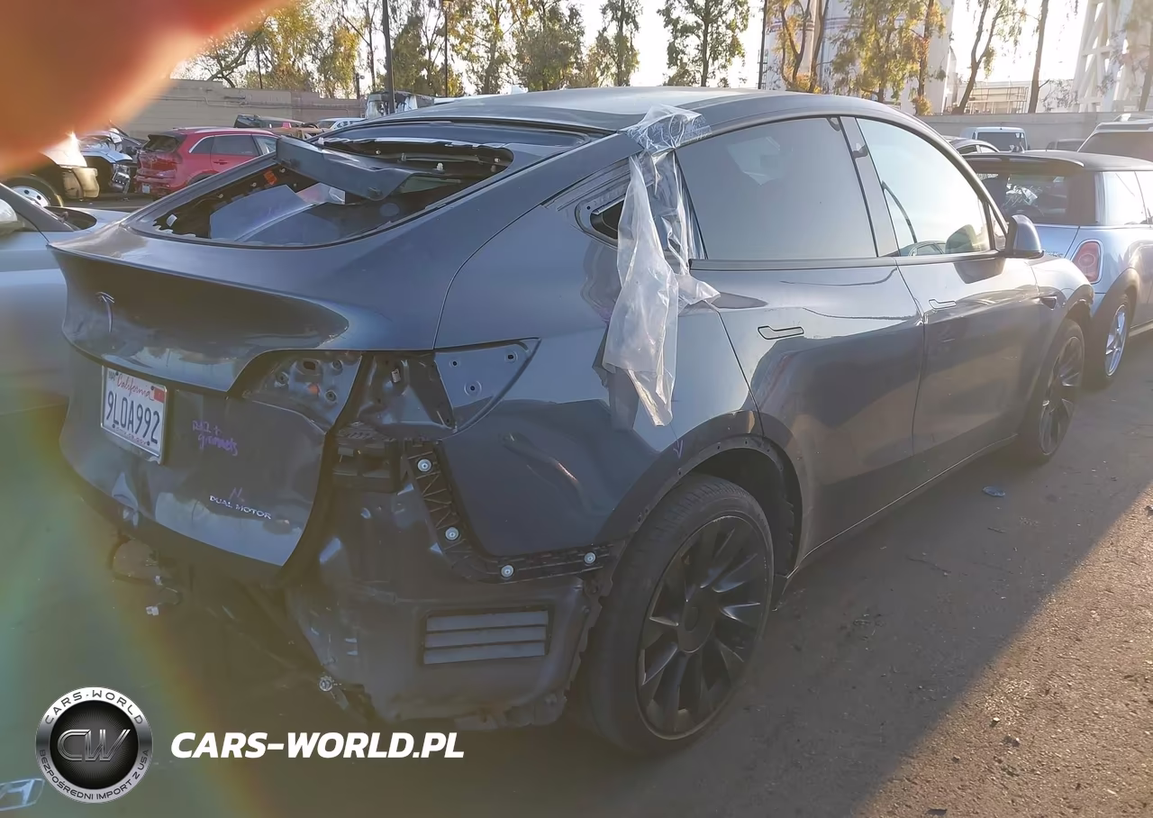 2021 Tesla Model Y Long Range Dual Motor All-Wheel Drive VIN:5YJYGAEE8MF180134 - 4