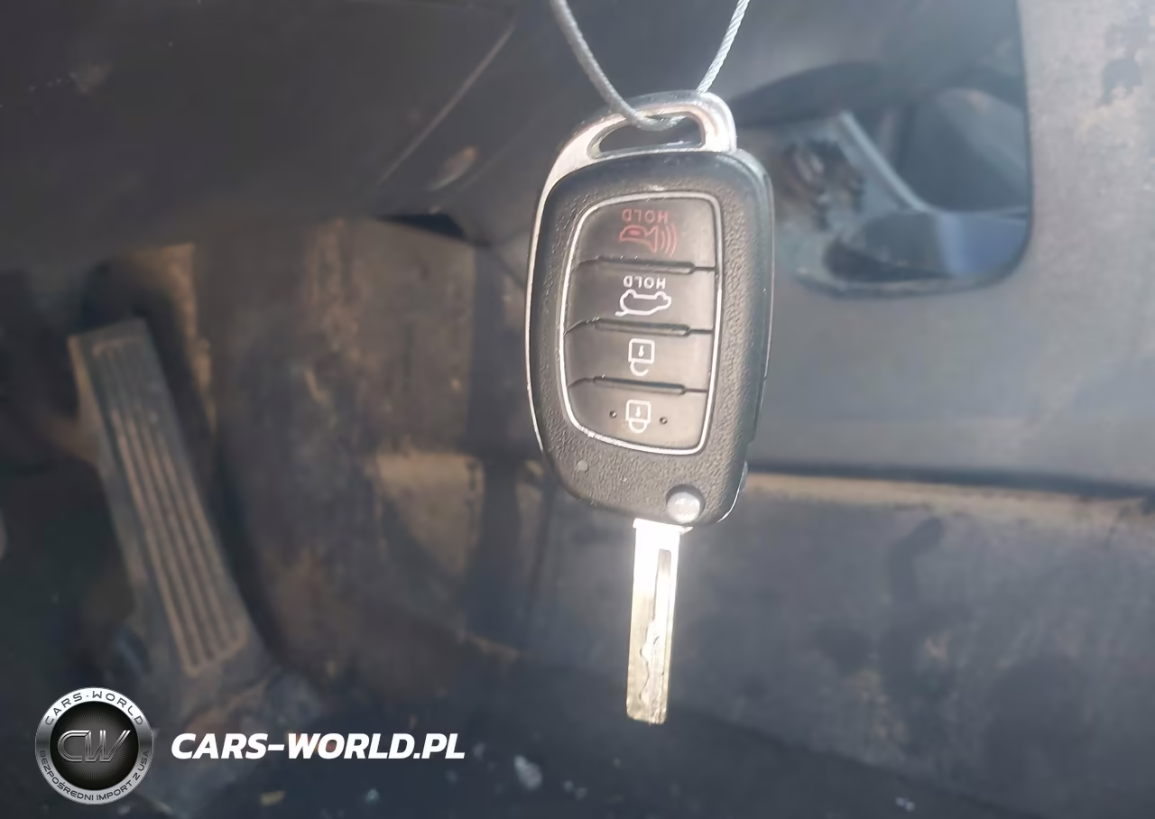 2018 Hyundai Santa Fe Se VIN:KM8SM4HF1JU282183 - 11