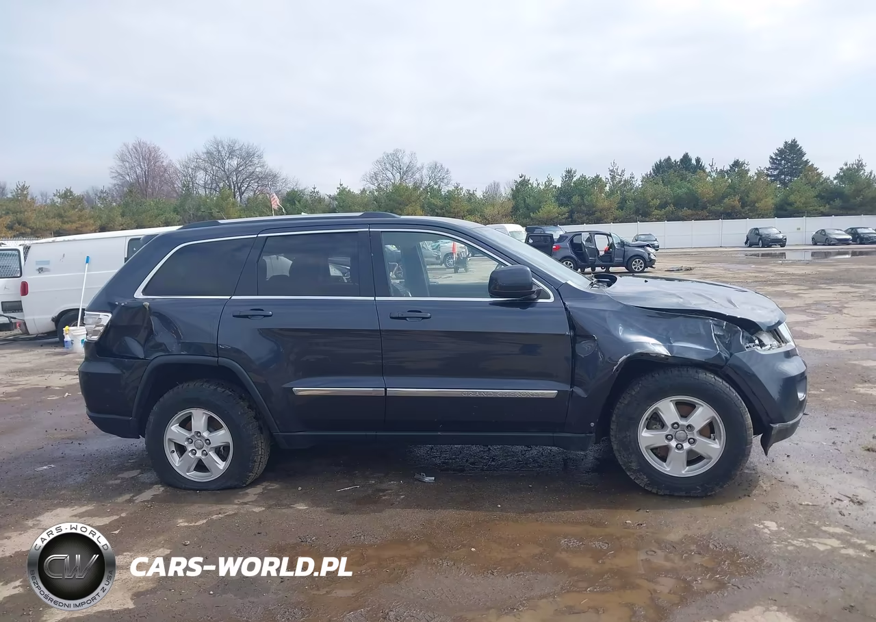 2013 Jeep Grand Cherokee Laredo VIN:1C4RJFAGXDC568537 - 14