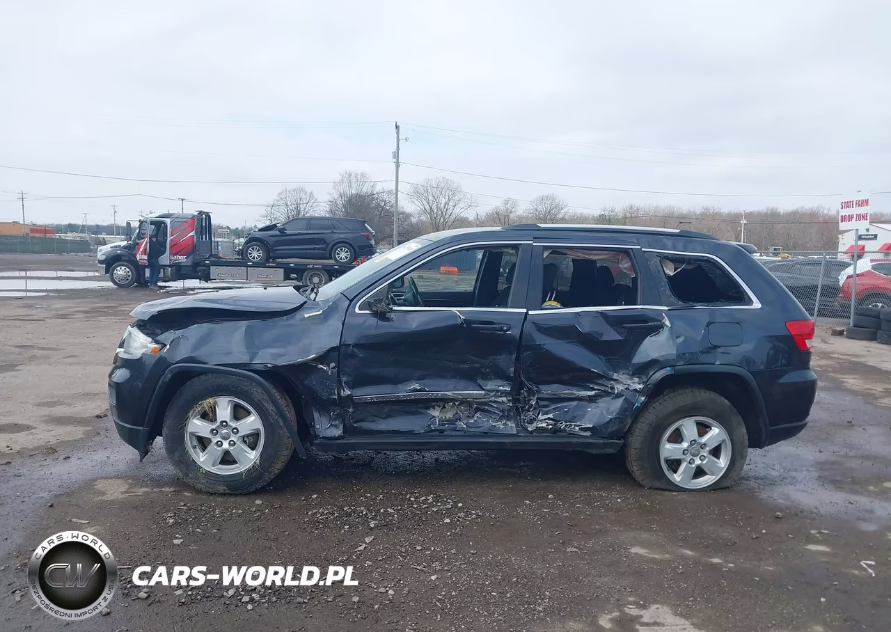 2013 Jeep Grand Cherokee Laredo VIN:1C4RJFAGXDC568537 - 15