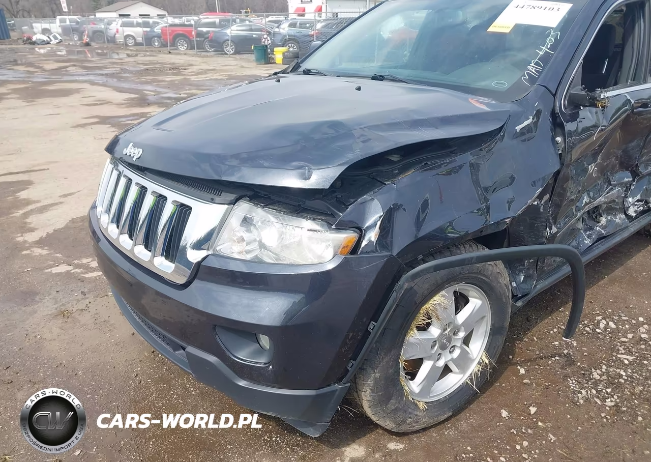 2013 Jeep Grand Cherokee Laredo VIN:1C4RJFAGXDC568537 - 18