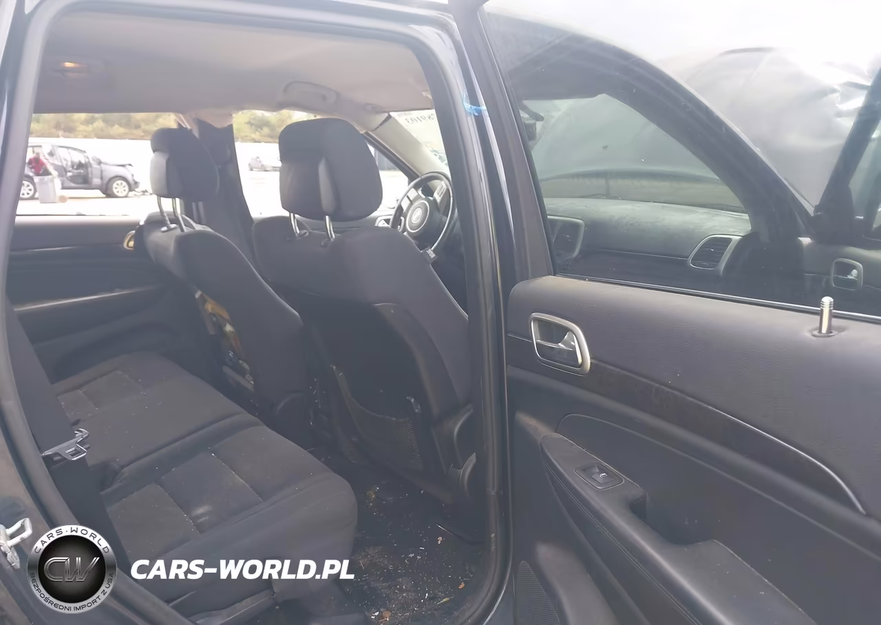 2013 Jeep Grand Cherokee Laredo VIN:1C4RJFAGXDC568537 - 8