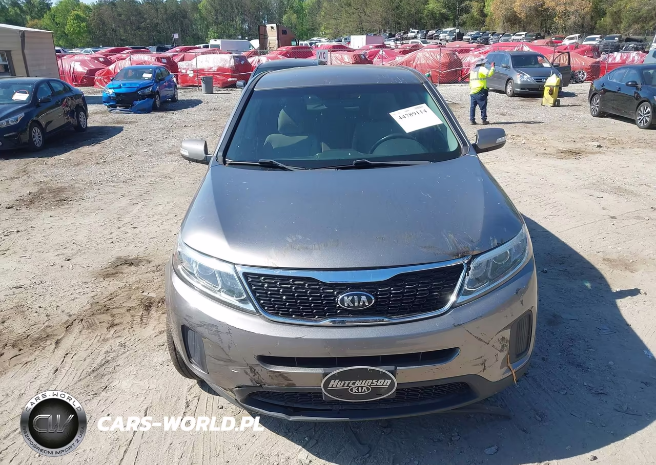 2015 Kia Sorento Lx VIN:5XYKT3A61FG660815 - 12