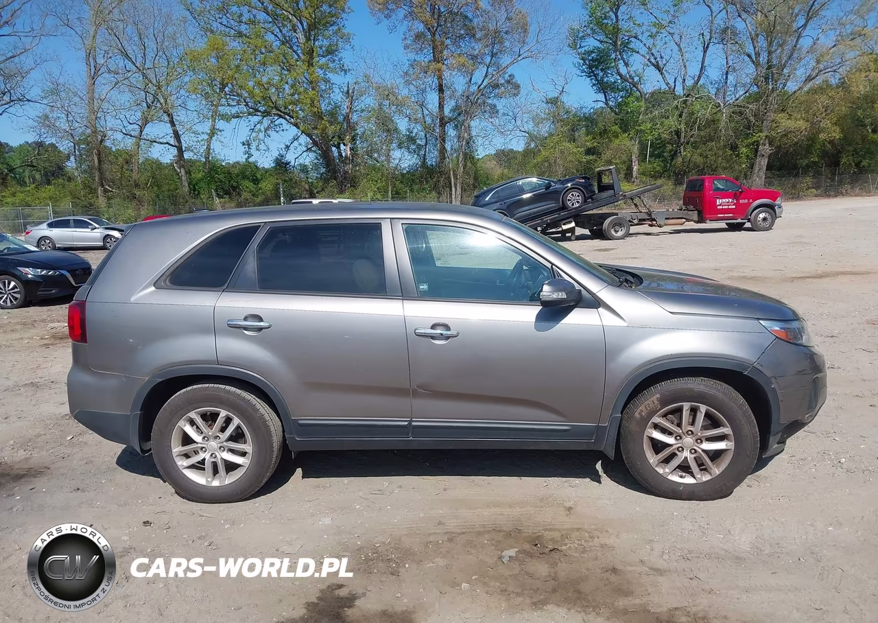 2015 Kia Sorento Lx VIN:5XYKT3A61FG660815 - 13